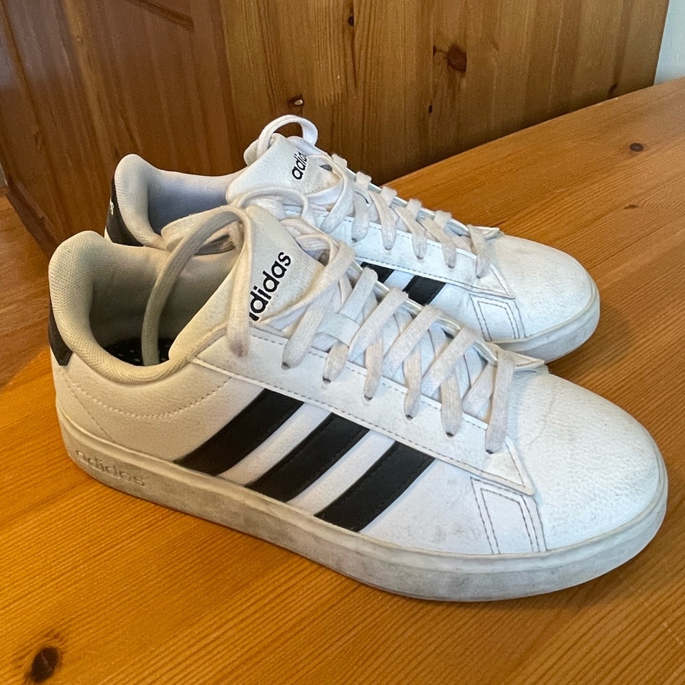 Adidas Sneakers